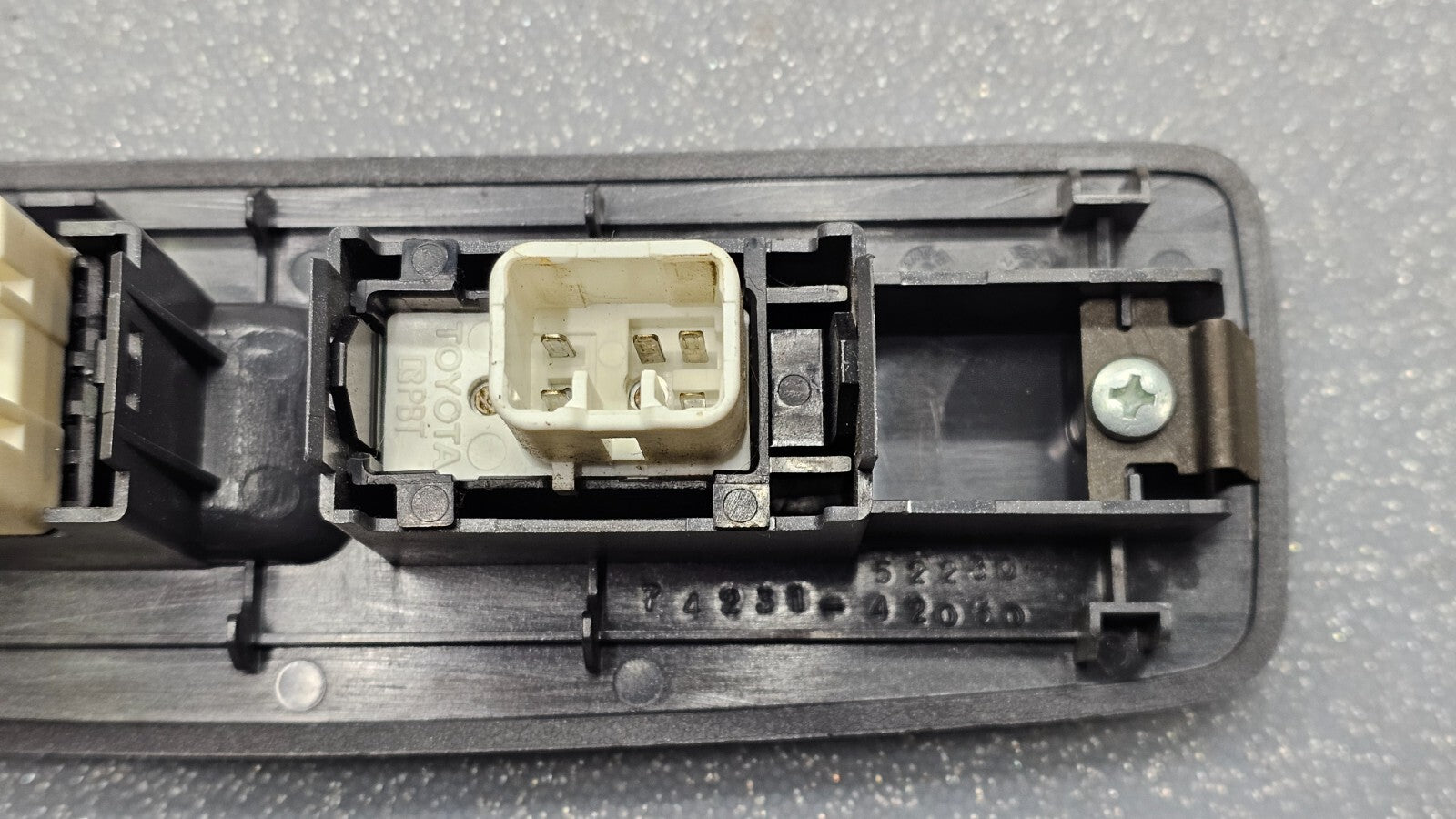 🔥02-06 Toyota Camry Scion XB Right Passenger Power Window Switch Silver OEM