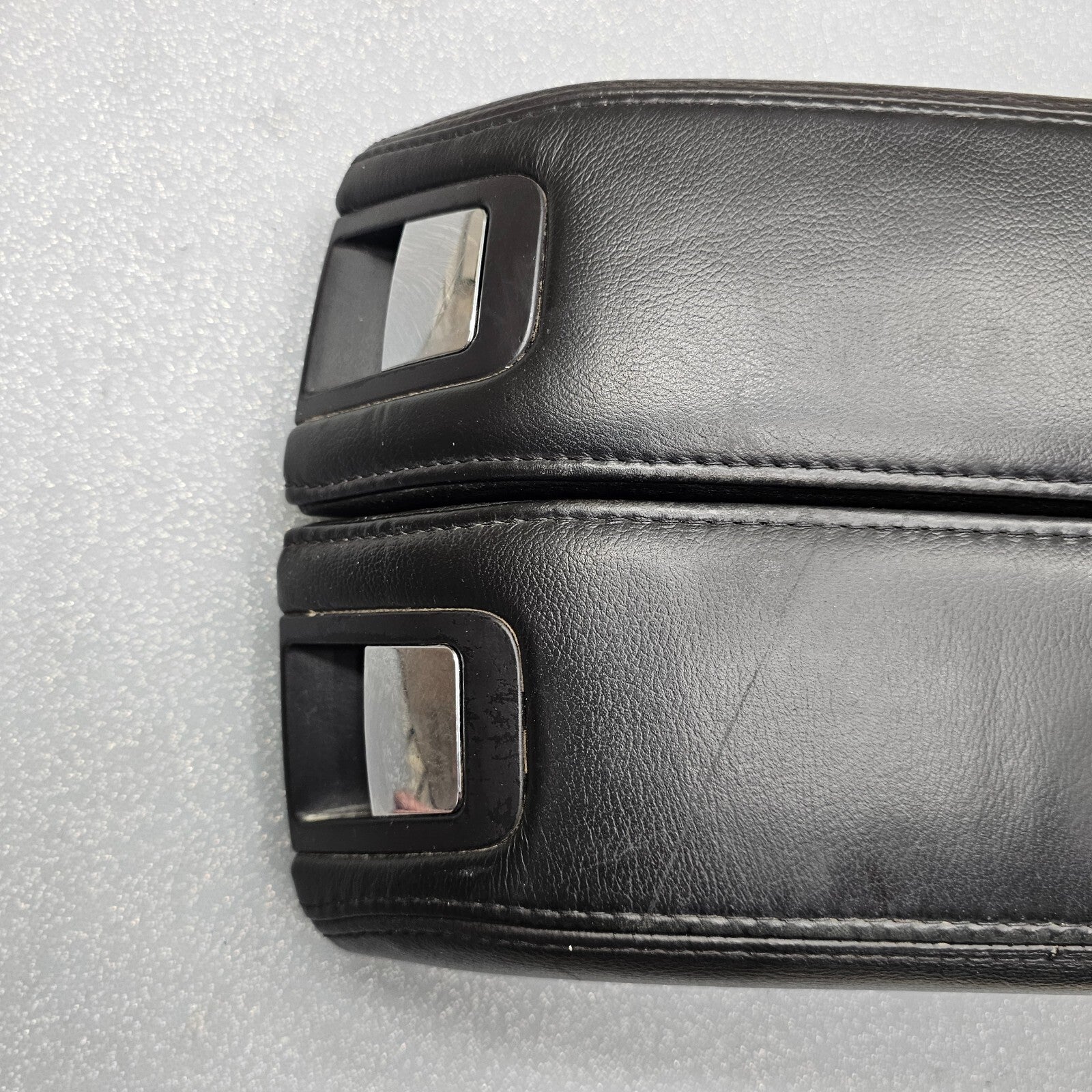 13-19 LINCOLN MKT Front Floor Console Arm Rest Lid Cover Top Pad Assembly Black