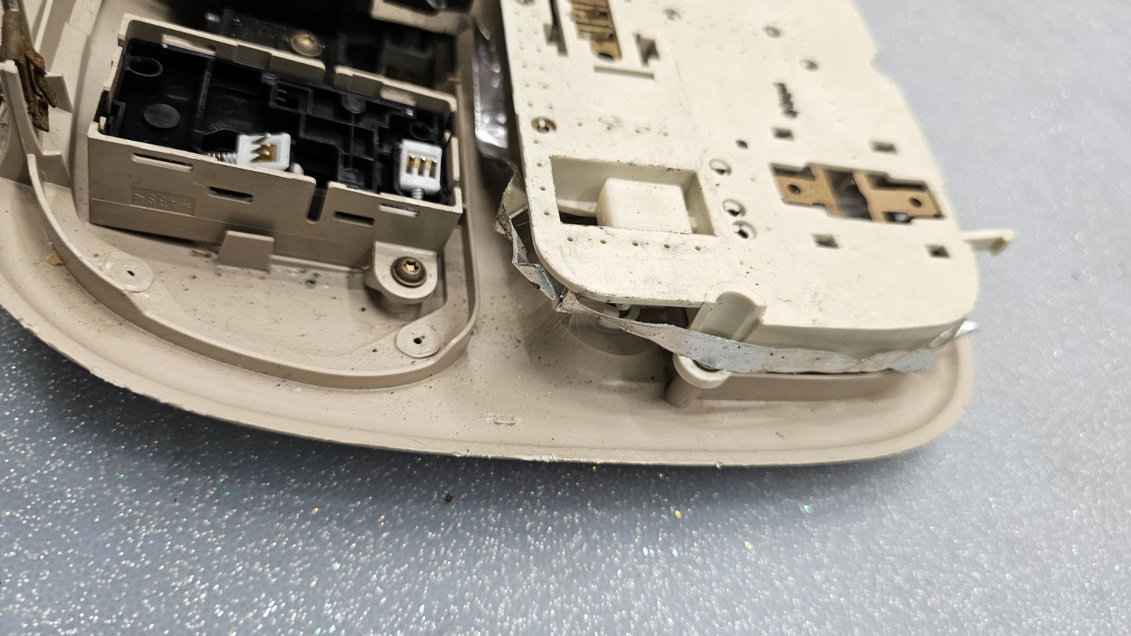 🔥01-03 Aurora Overhead Console Homelink Dome Garage Light Lamp Assembly Tan