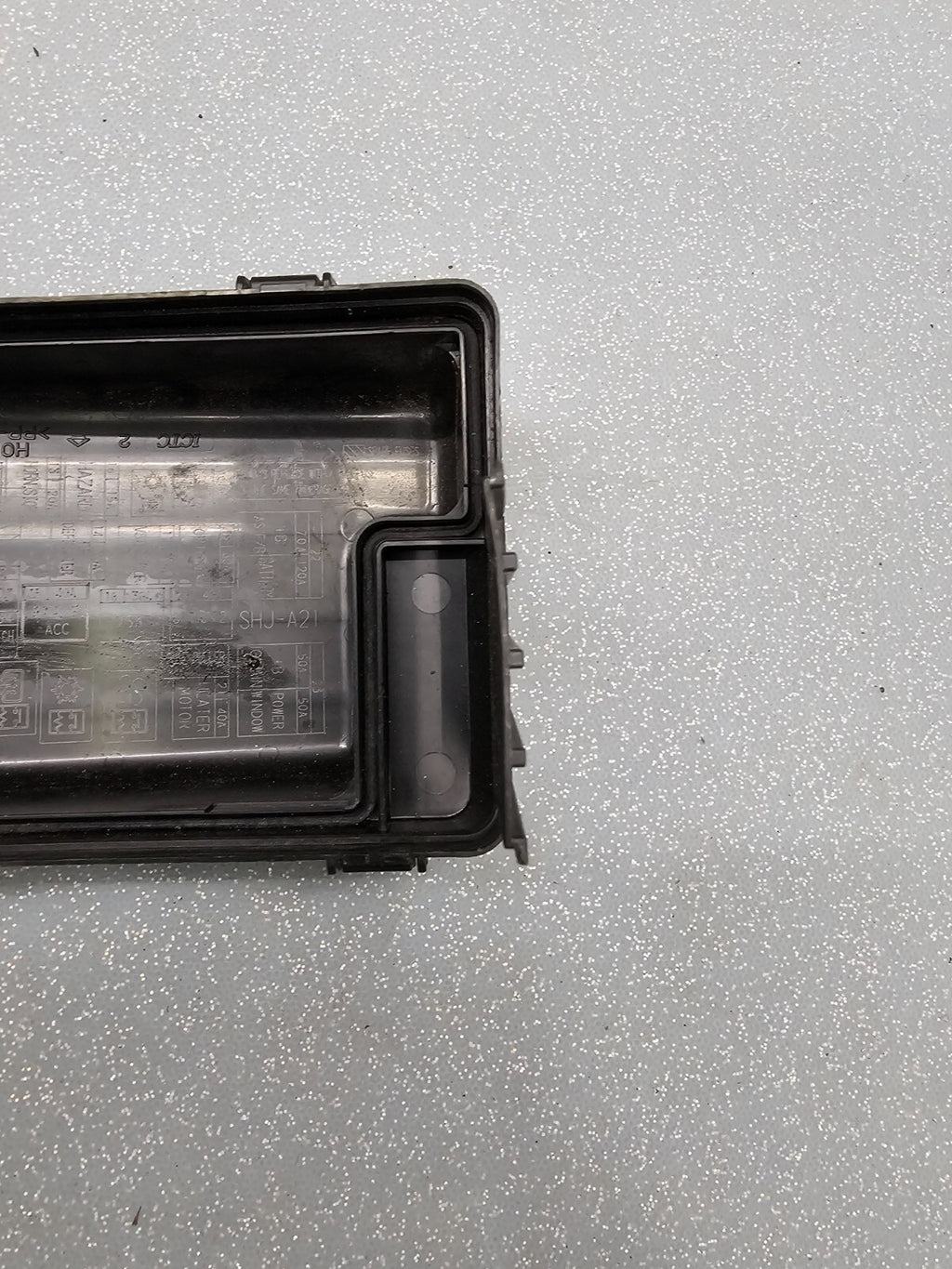 🔥2005-2010 Honda Odyssey Under Hood Fuse Relay Box Cover Lid Black