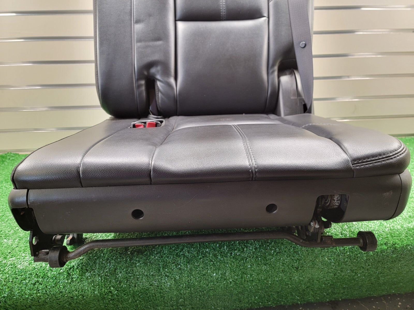 07-14 Escalade Suburban Tahoe Yukon Third 3rd Row Seat Leather RIGHT black