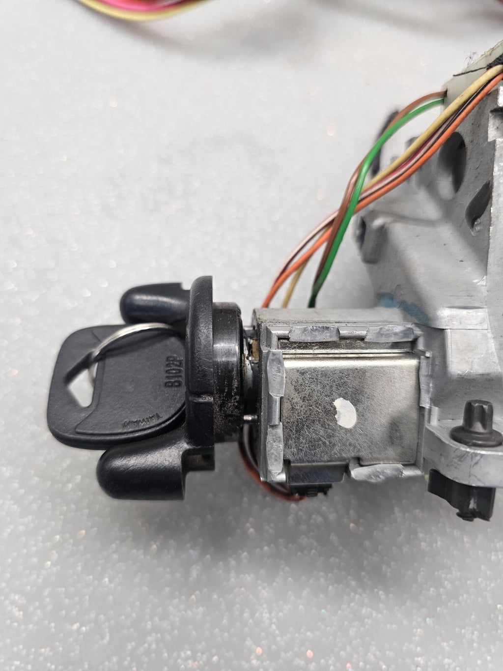 99-02 SILVERADO IGNITION SWITCH LOCK CYLINDER HOUSING ASSEMBLY STEERING COLUMN