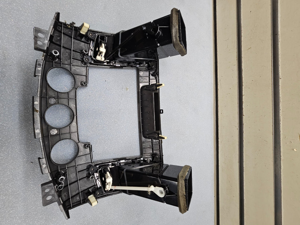 🔥09-10 SONATA DASH AM FM RADIO STEREO DISPLAY TRIM PANEL CLIMATE BEZEL SILVER