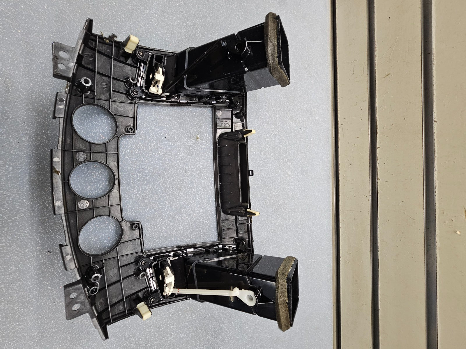 🔥09-10 SONATA DASH AM FM RADIO STEREO DISPLAY TRIM PANEL CLIMATE BEZEL SILVER