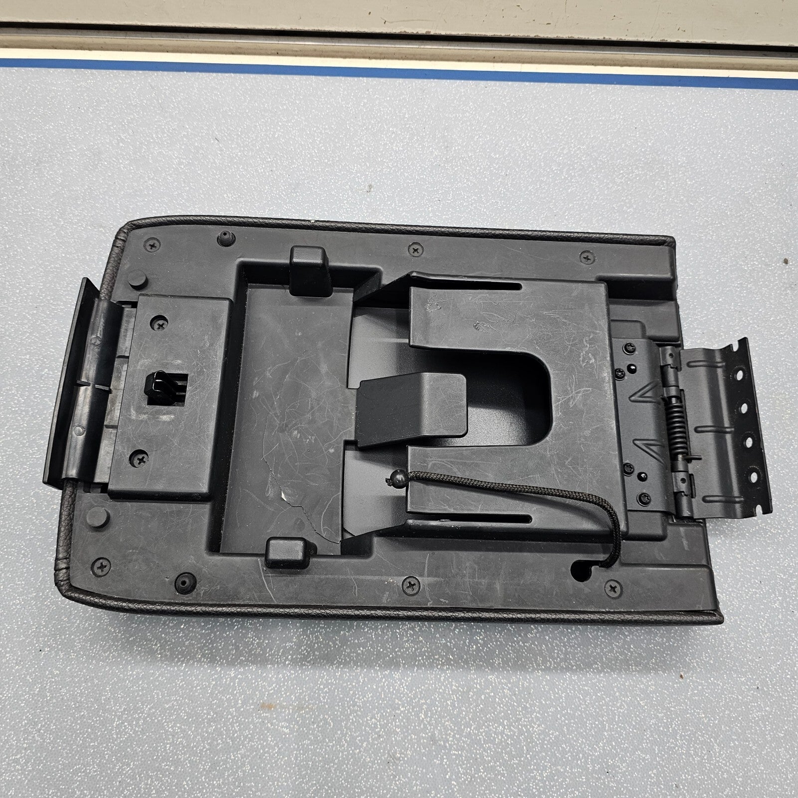 🔥06-09 EXPLORER MOUNTINEER CENTER CONSOLE ARM RESTER LID TOP PAD ASSEMBLY Black
