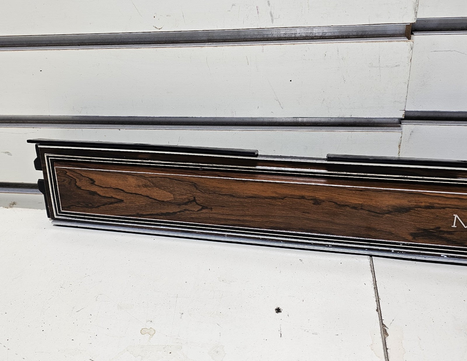 🔥80-83 Mark VI Continental Dash Glove Box Upper Trim Panel Molding Front Wood
