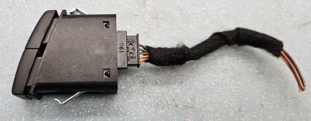 🔥2004-2010 BMW X3 Center Dash Warning Hazard Central Lock Switch OEM