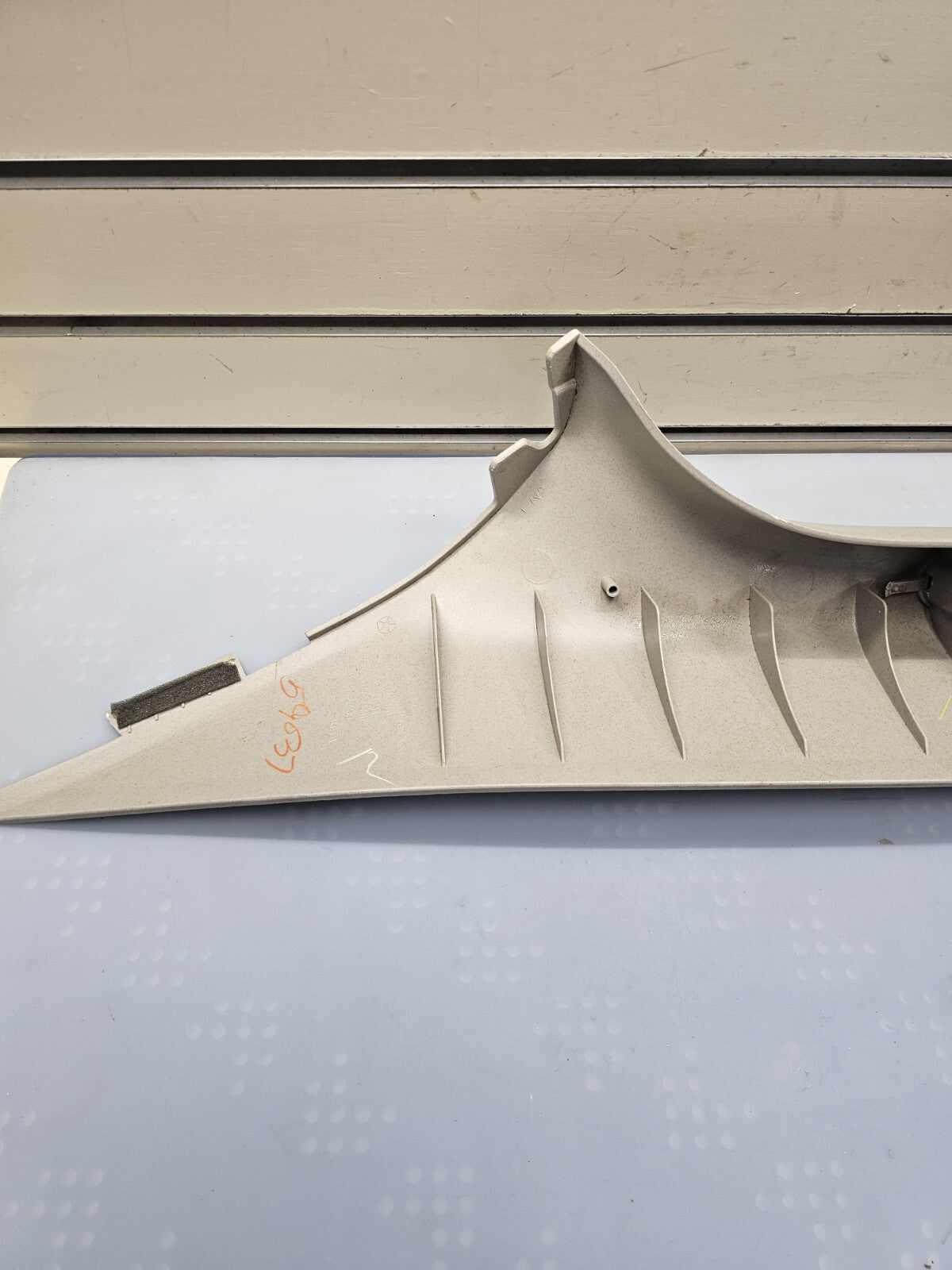 🔥07-09 Chrysler Aspen  Durango Front Right A Pillar Molding Upper RH Mopar OEM