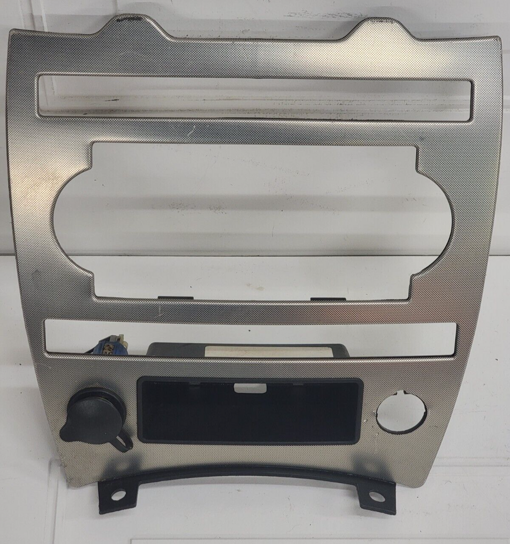 🔥2005-2006 JEEP GRAND CHEROKEE DASH PANEL RADIO SURROUND TRIM BEZEL OEM B70