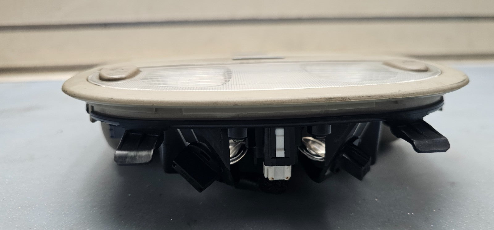 🔥07-12 HYUNDAI SANTA FE FRONT OVERHEAD CONSOLE DOME MAP LIGHT LAMP SUNROOF GRAY