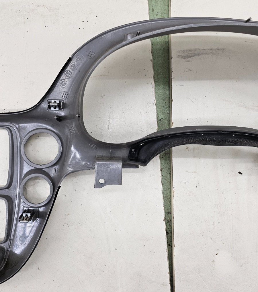 02-09 Trailblazer Dash Instrument Cluster Speedometer Bezel Trim Panel Gray C10