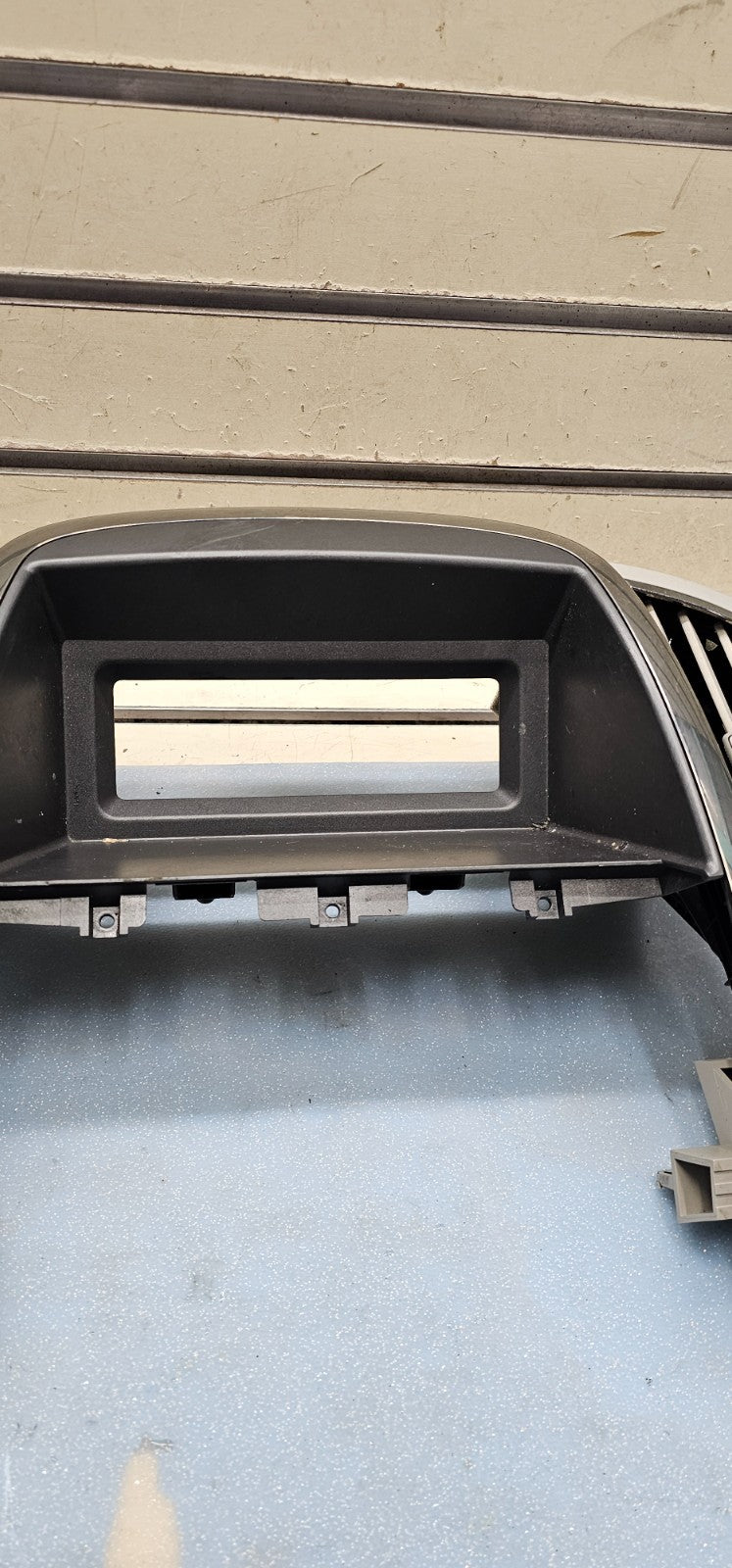 🔥10-12 ALLURE LACROSSE DASH RADIO DISPLAY BEZEL CLIMATE CONTROL SILVER/LT TAN