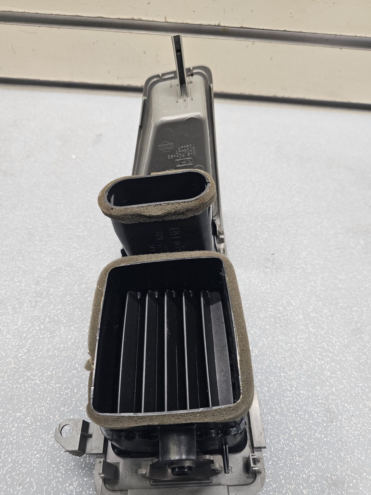 🔥05-15 TITAN ARMADA QX56 DASH PASSENGER AIR VENT HEATER FILTER CONDITIONER GRAY