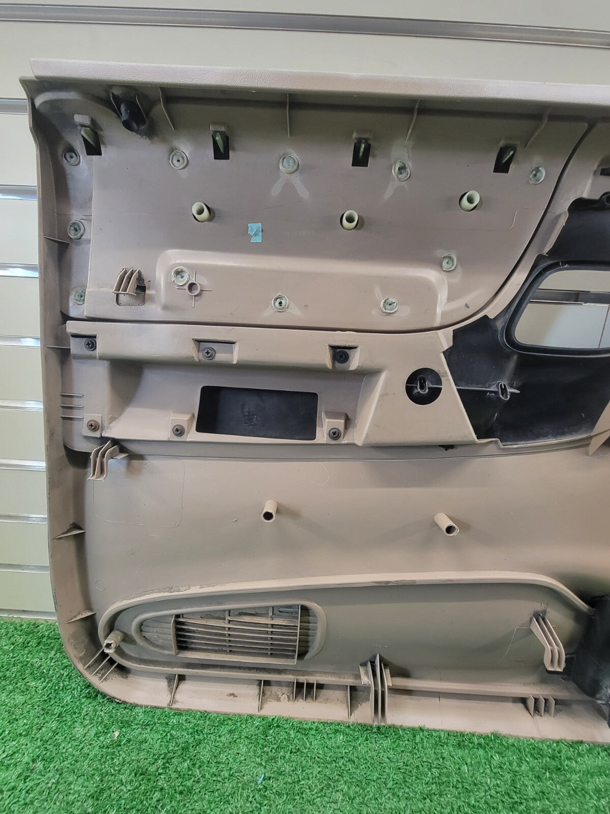 🔥98-02 FORD RANGER PASSENGER RIGHT FRONT DOOR TRIM PANEL SUPERCAB  TAN