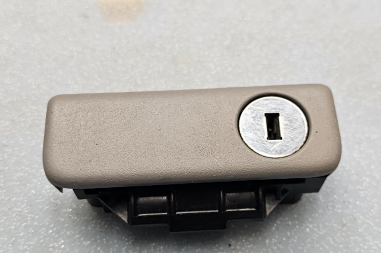🔥04-10 Sienna Glove Box Lock Latch Open Handle Storage Compartment Assembly OEM