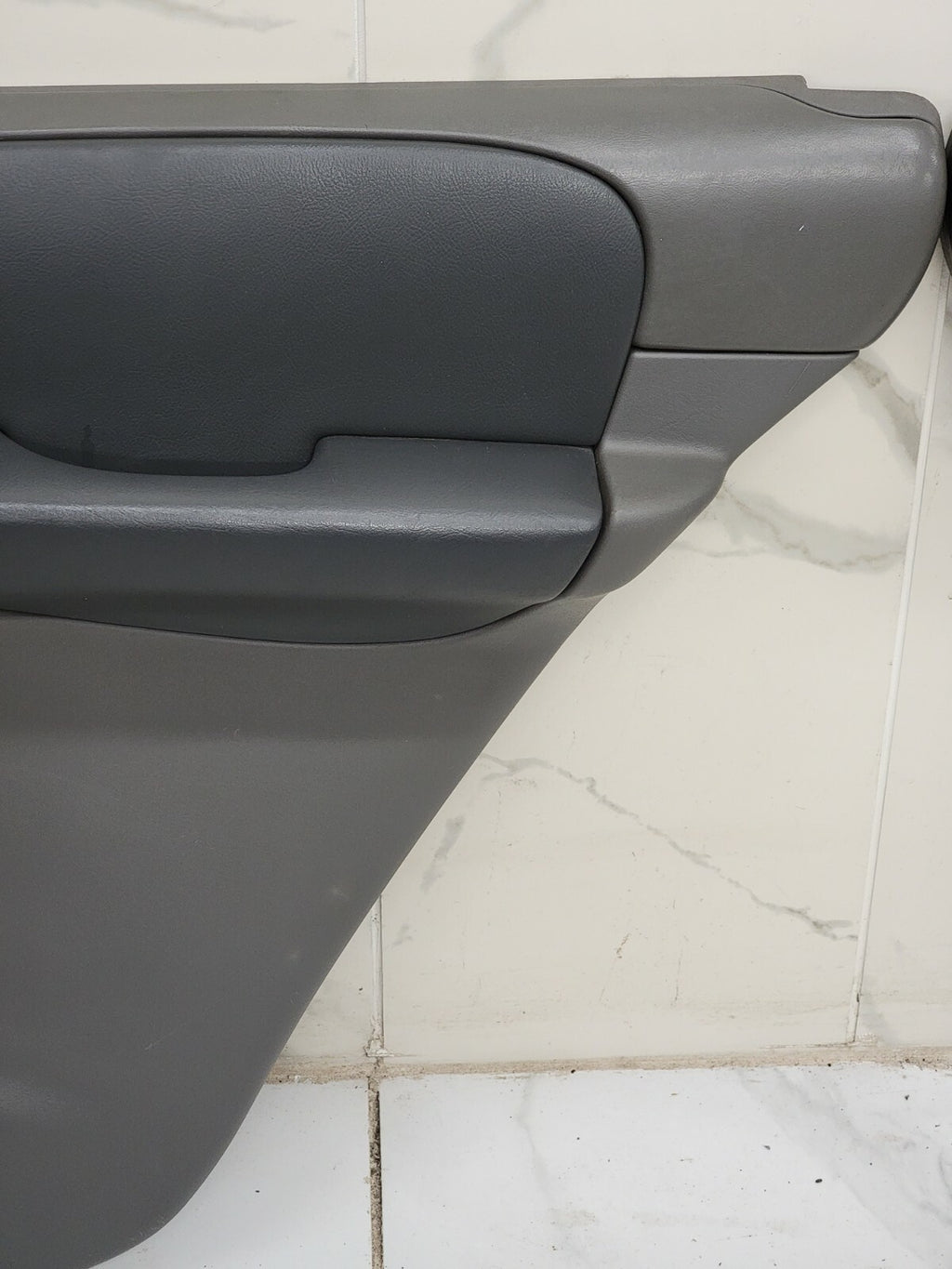 🔥2002-2009 CHEVROLET Trailblazer Gray REAR PASSENGER RIGHT SIDE Door Panel D8