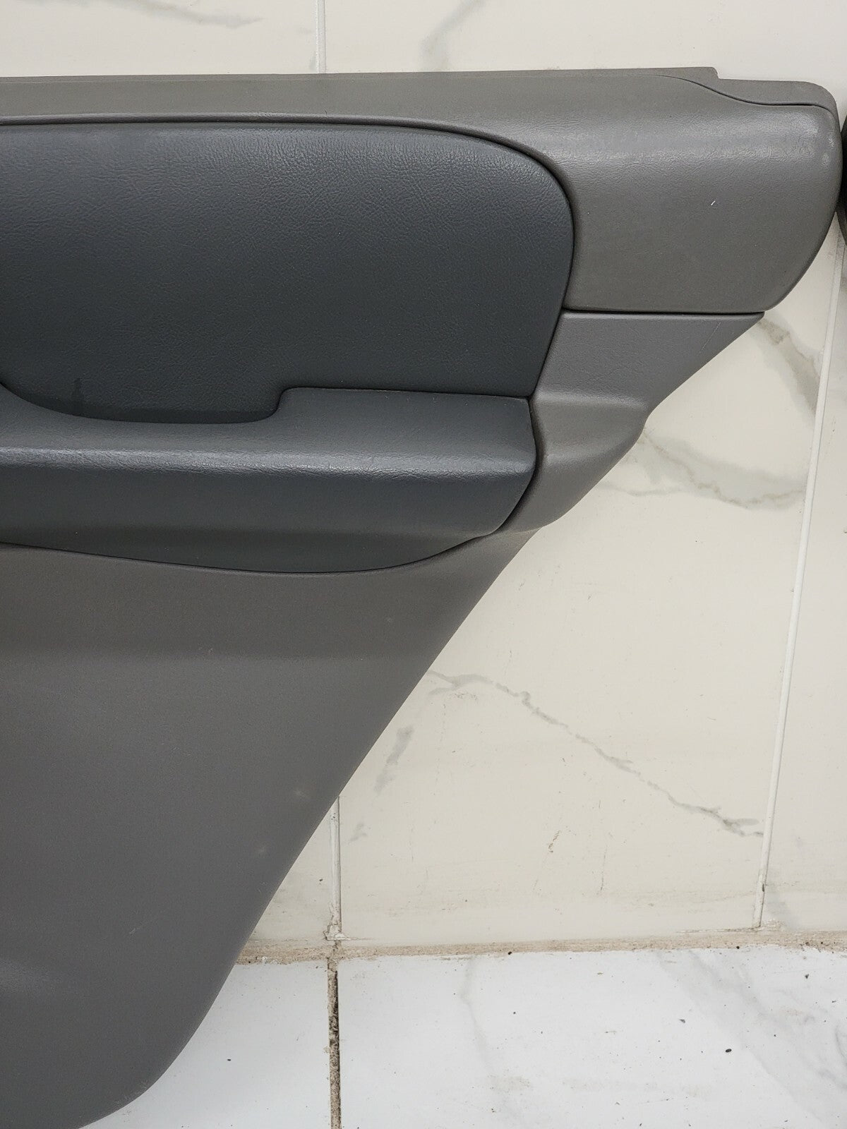 🔥2002-2009 CHEVROLET Trailblazer Gray REAR PASSENGER RIGHT SIDE Door Panel D8