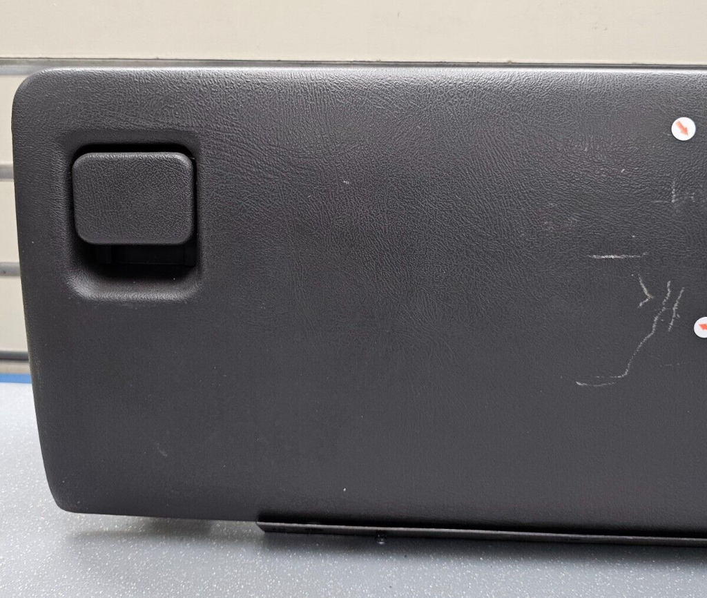 99-06 SILVERADO SIERRA Dash GLOVE BOX Storage Compartment Door Assembly Black G3