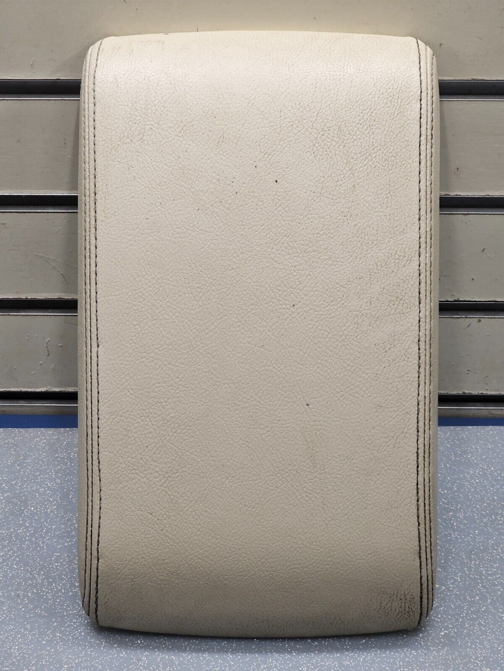 🔥03-05 LINCOLN AVIATOR FRONT CENTER CONSOLE LID COVER ARMREST LEATHER TOP TAN