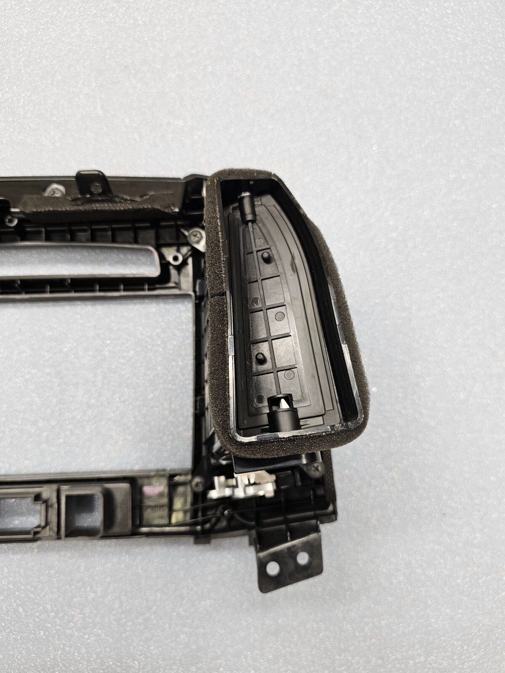 🔥10-12 Hyundai Santa Fe Dash Radio Surround Bezel Climate Trim Panel Black B53