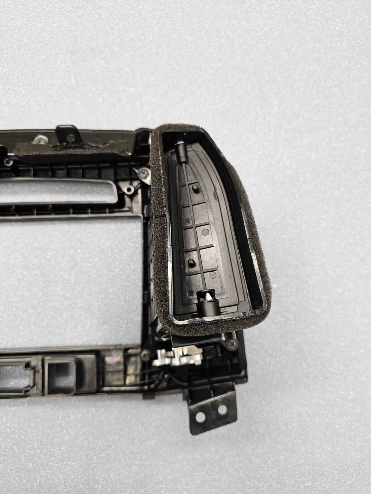 🔥10-12 Hyundai Santa Fe Dash Radio Surround Bezel Climate Trim Panel Black B53