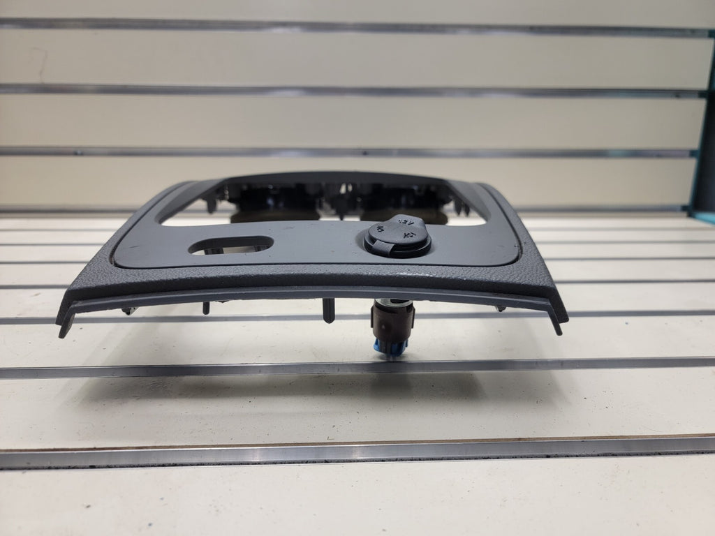 🔥2006-2011 Chevrolet HHR Center Dash Radio Trim w Vents B37 grey