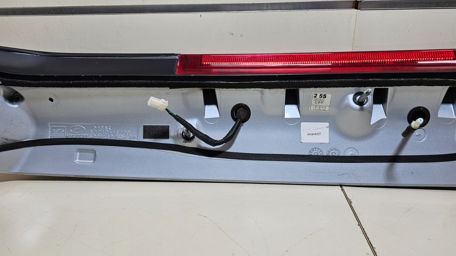🔥05-11 Accent Rear Tail Lift GateTrunk Spoiler Third Brake Light Molding Black
