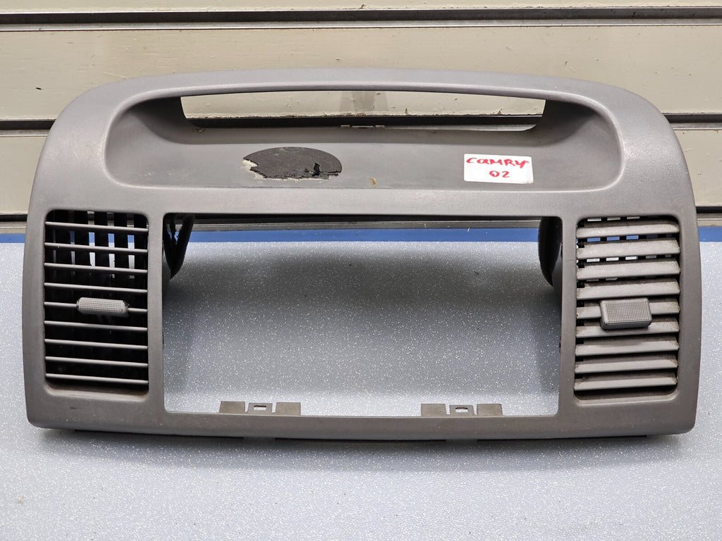 🔥02-06 CAMRY Center Dash AM FM RADIO STEREO BEZEL Trim Panel Assembly LT Gray