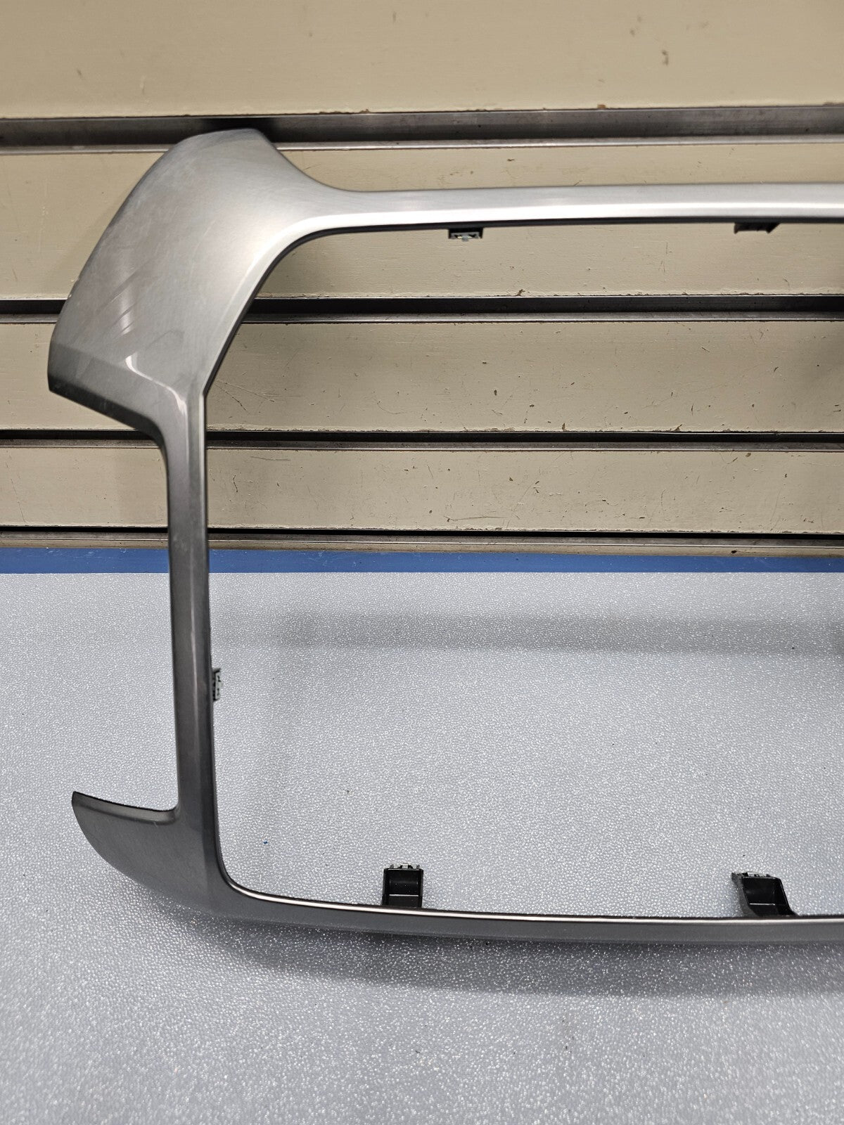 14-20 Silverado Sierra Dash Center Radio Stereo Climate Bezel Trim Panel Silver