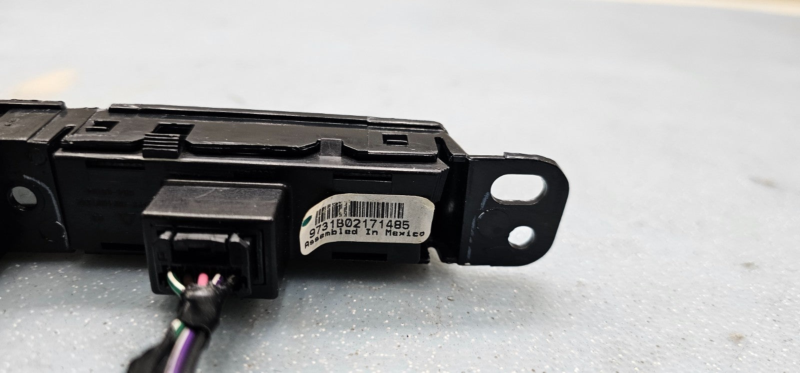🔥06-24 Acadia Savana Sierra Hazard Light Control Switch Restraint Module PANEL