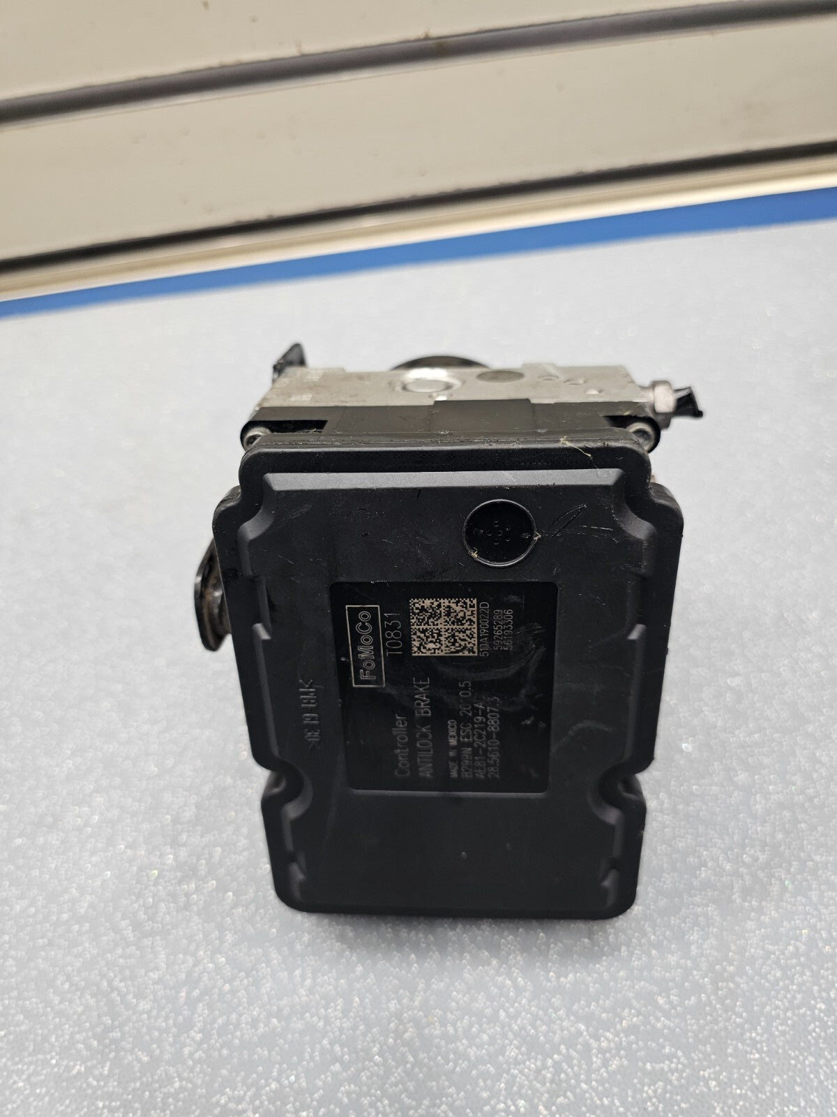 2011 Ford Fiesta ABS Anti-Lock Brake Pump Motor Actuator Control Module Assembly