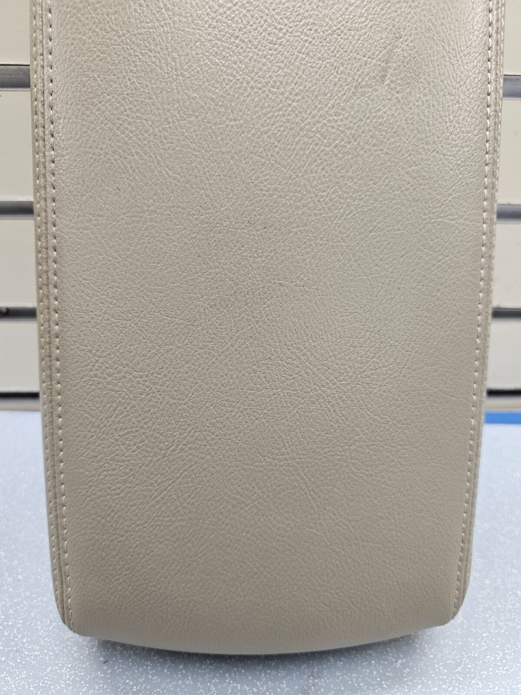 🔥05-07 FORD FREESTYLE 500 MONTEGO CENTER CONSOLE COVER LID ARMREST LEATHER TAN