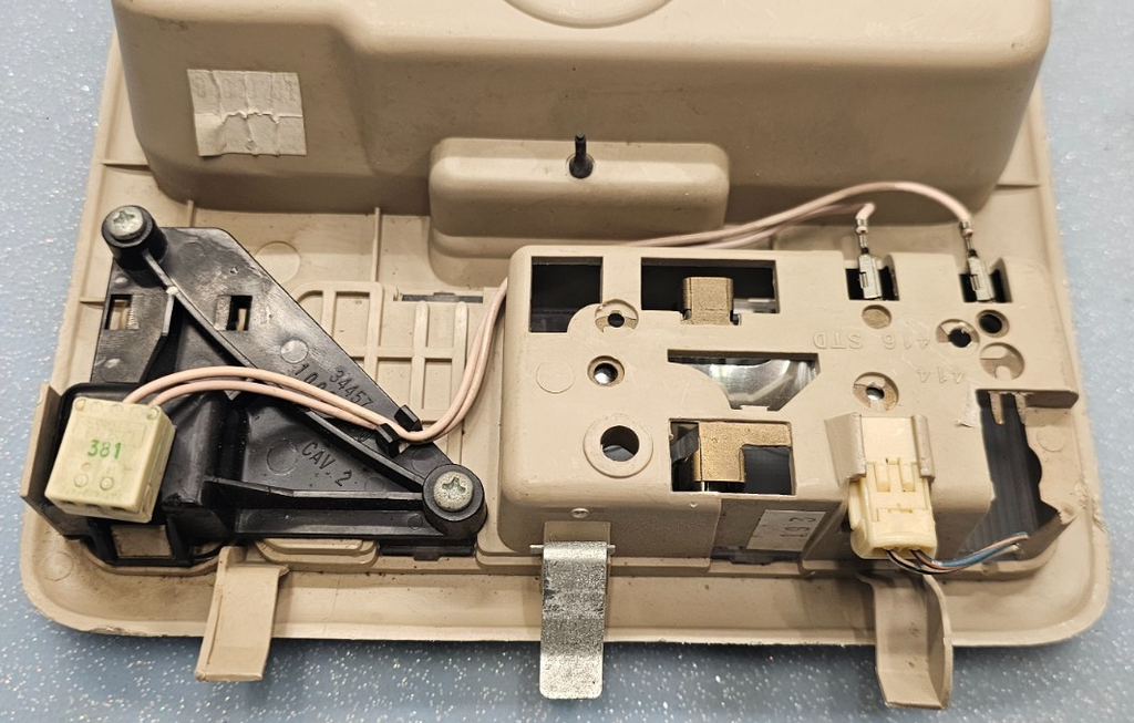01-05 RAV4 Sienna Overhead Console Dome Map Light Lamp Assembly Interior Tan OEM