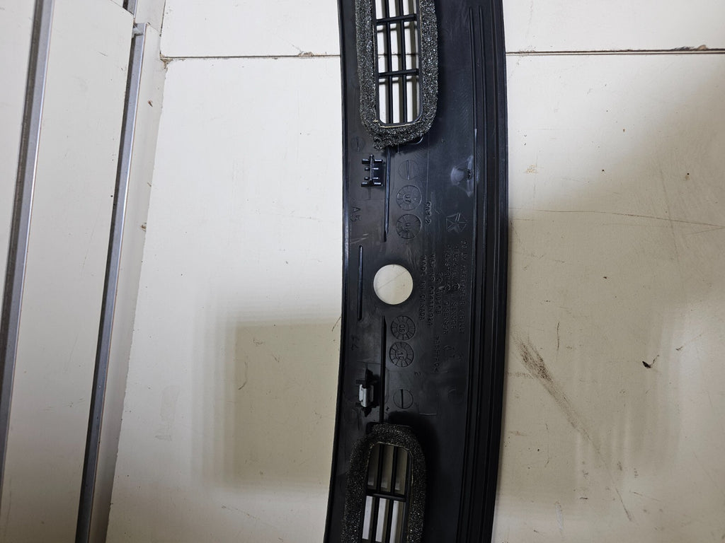 🔥08-10 CHRYSLER 300 CHARGER UPPER DASHBOARD DASH PAD TRIM DEFROST PANEL OEM DP5