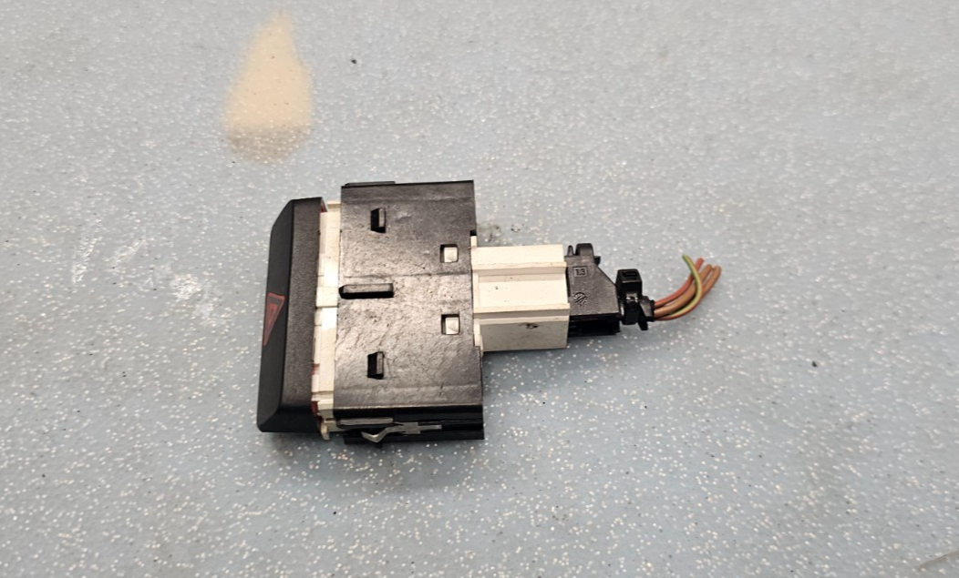 🔥12-15 VW PASSAT DASH HAZARD EMERGENCY FLASHER WARNING SWITCH  BLACK OEM