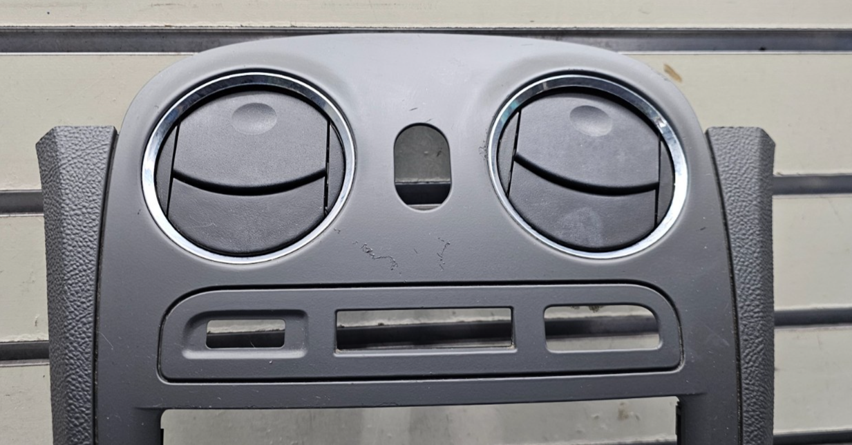 🔥2006-2011 Chevrolet HHR Center Dash Radio Trim w Vents B37 black
