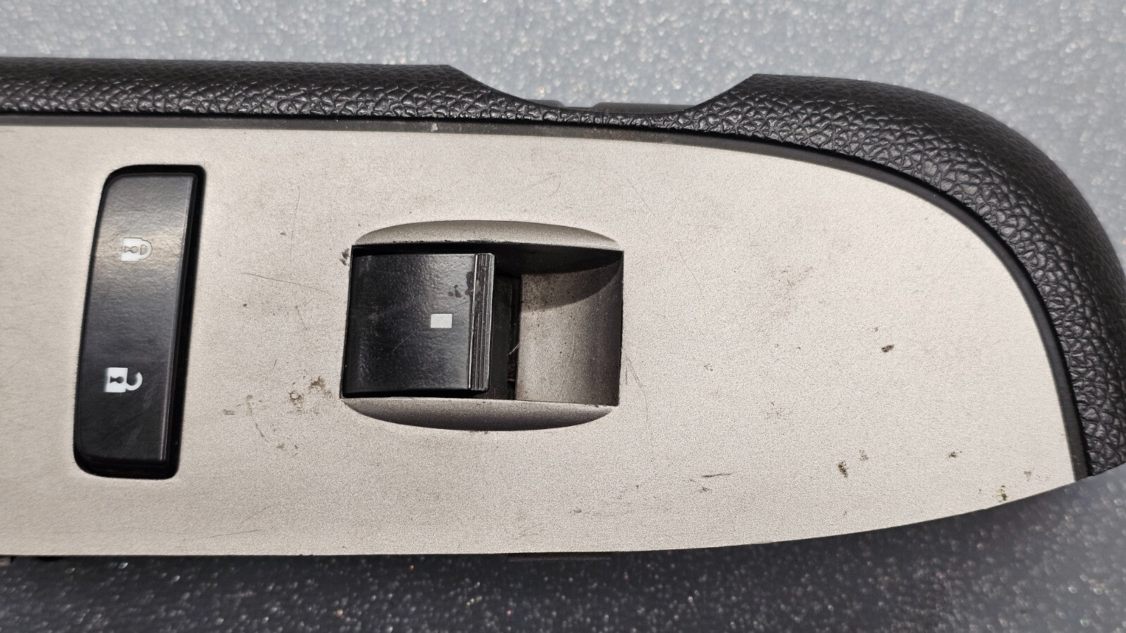 07-10 CHEVY SILVERADO GMC PASSENGER RIGHT SIDE POWER WINDOW SWITCH WS47