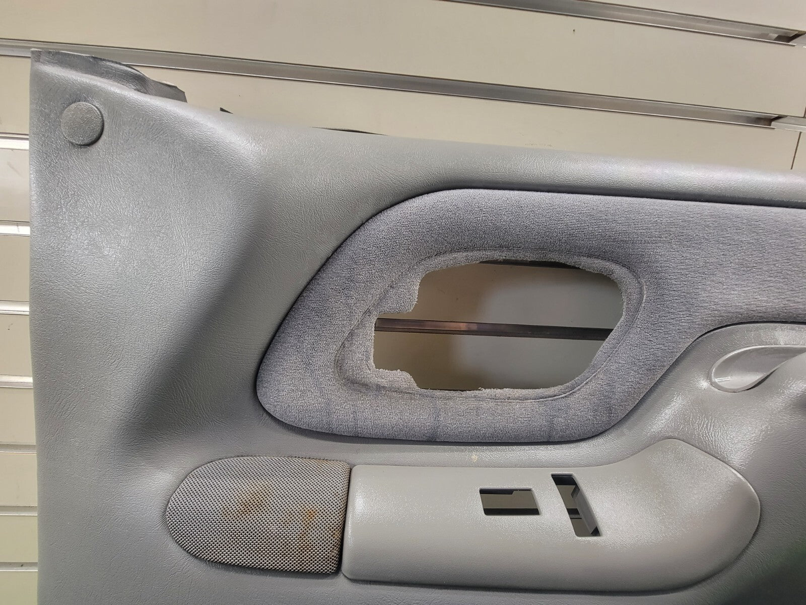 🔥95-99 Chevy GMC Silverado C/K DOOR PANEL Front Passenger Right Gray OEM D2