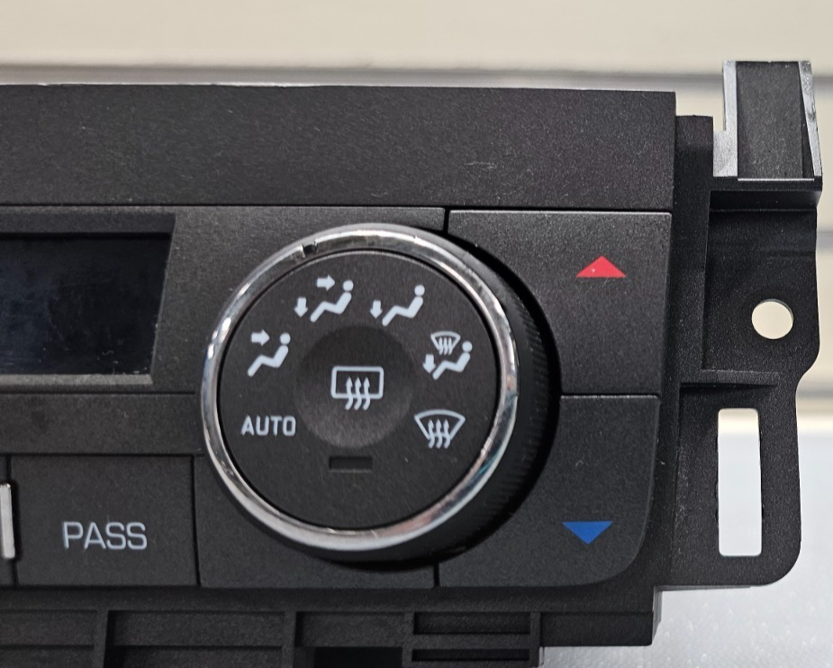 🔥07-11 BUICK LUCERNE TEMPERATURE A/C HEATER CLIMATE CONTROL