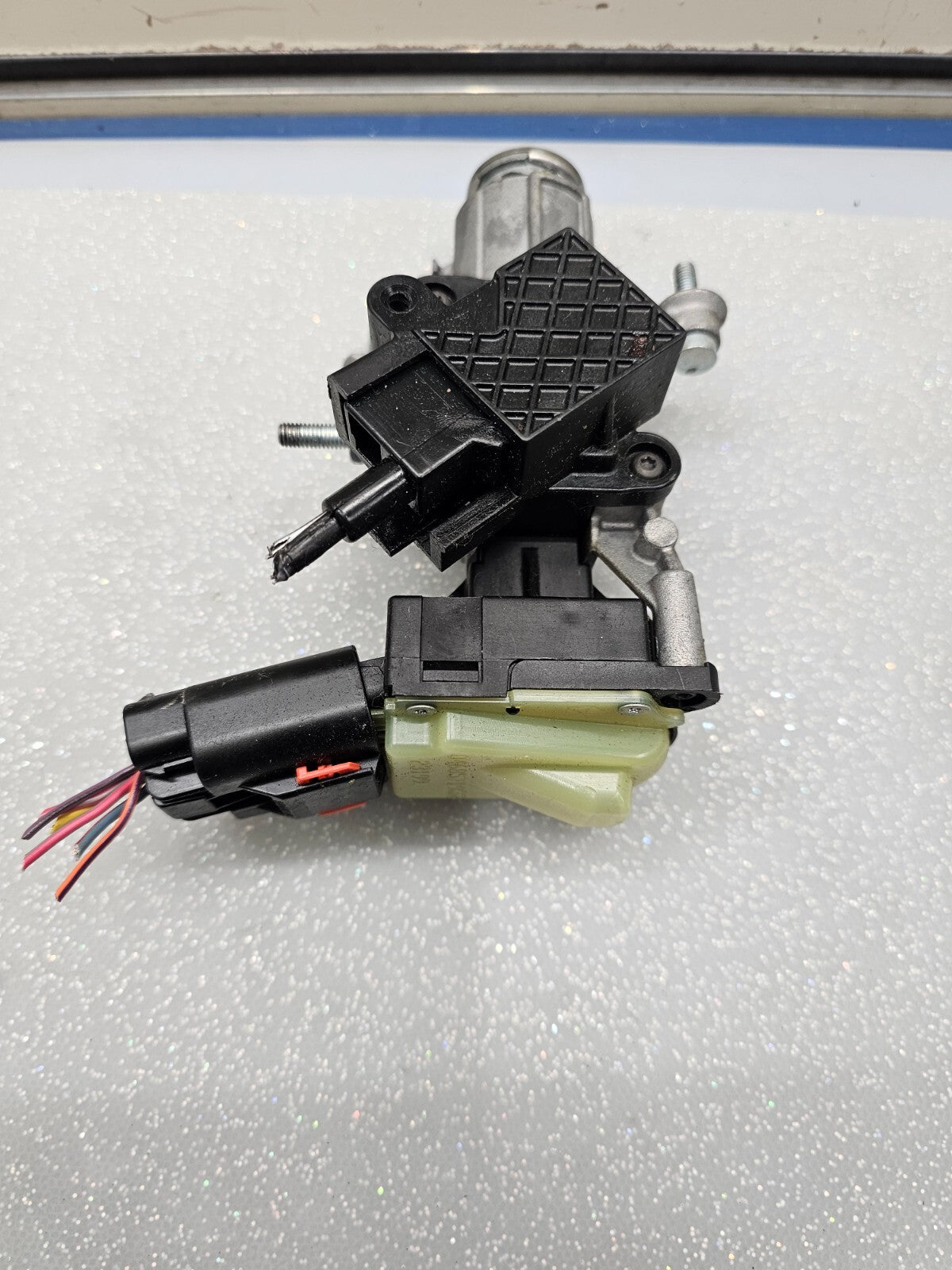 2004-2008 CHRYSLER 300 CHARGER PACIFICA IGNITION LOCK CYLINDER ASSEMBLY HOUSING 