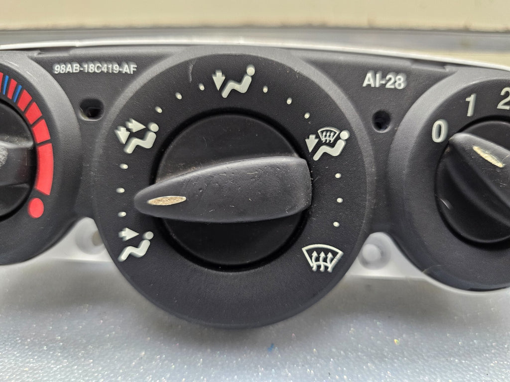 🔥00-07 Ford Focus Dash A/C Heater Climate Control Temperature Conditioner OEM