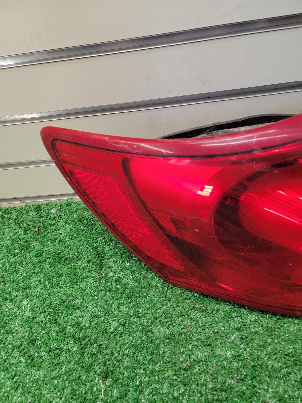 🔥2010-2013 Suzuki Kizashi LEFT DRIVER Side Outer Tail Light Lamp MY7021-2