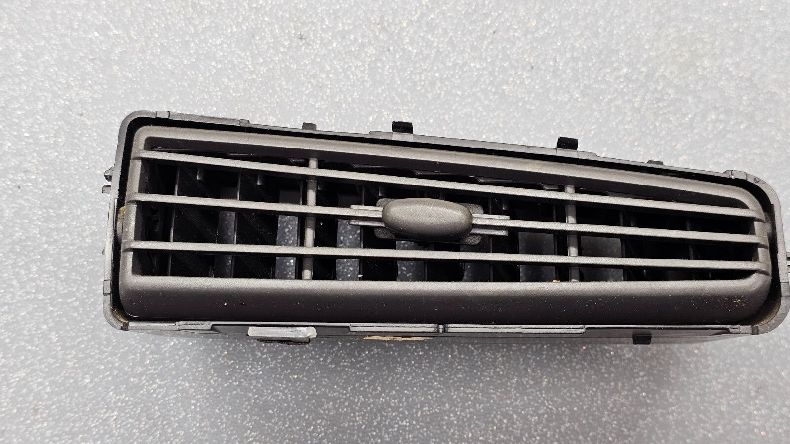 🔥02-05 BUICK RENDEZVOUS DASH CENTER AIR VENT A/C AC HEATER  PANEL BLACK OEM