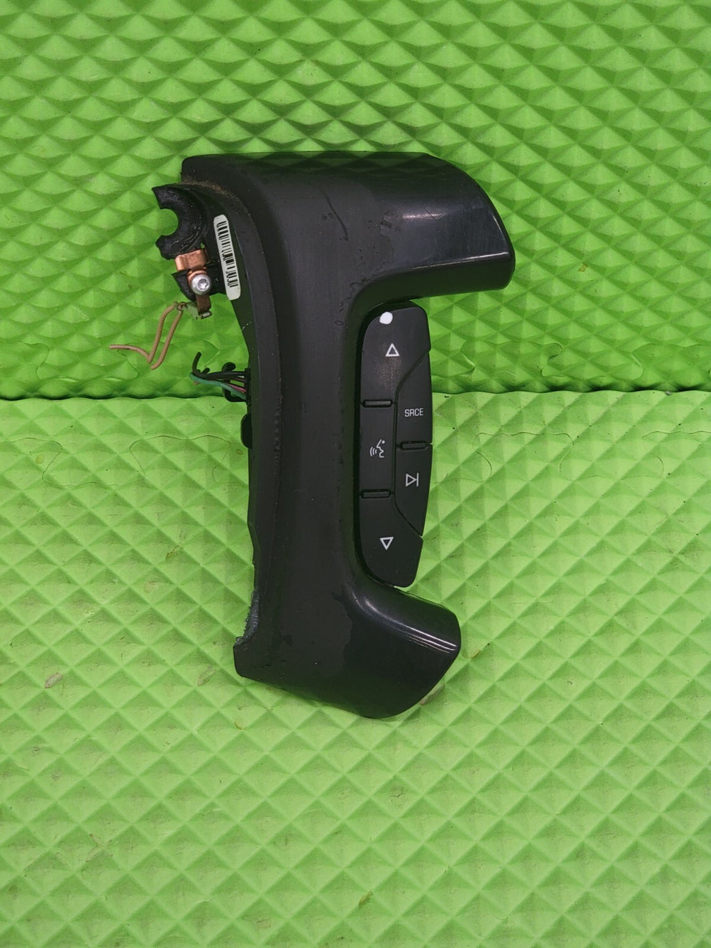 🔥2009 - 2012 Buick Enclave Black Power Steering Wheel switch right SW45