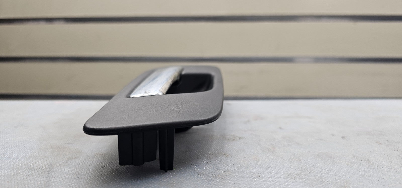 🔥07-14 GM Tahoe Sierra Silverado Left Driver Front Interior Door Handle Black