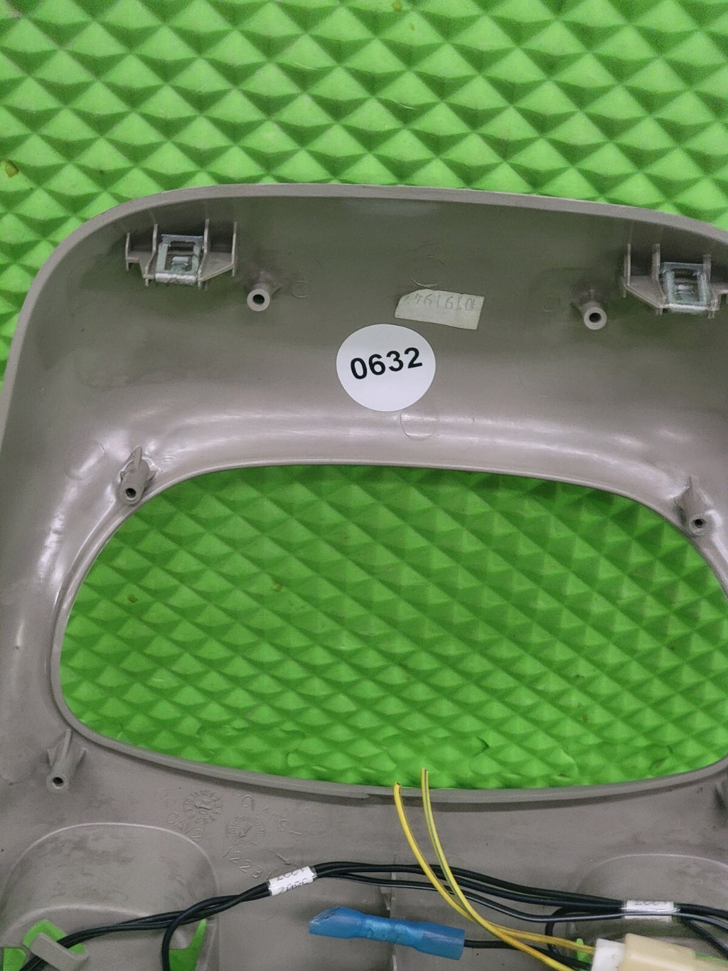 🔥2002-2005 Dodge Ram 1500 OverHead Console Map Dome TAN
