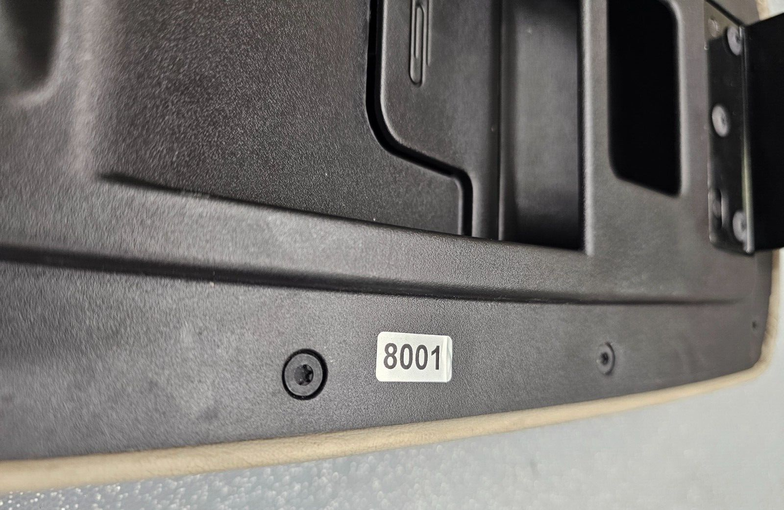 🔥05-09 Buick LaCrosse Allure Front Center Console Armrest Storage Box Lid Tan