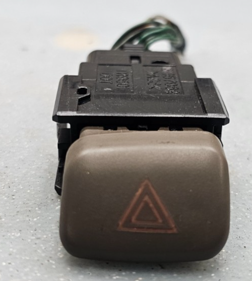 98-02 COROLLA 05-10 AVALON HAZARD EMERGENCY LIGHT SWITCH DRIVER ASSEMBLY DK TAN