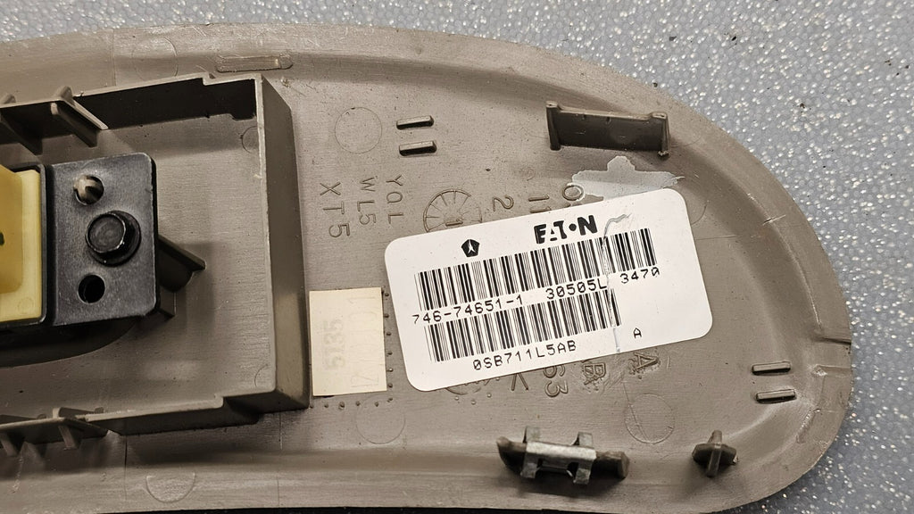 🔥01-07 Caravan Town Country Front Right Passenger Window Door Lock Switch Tan