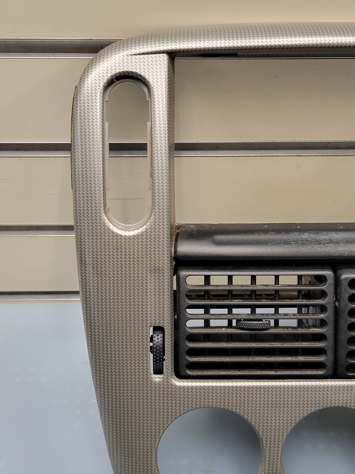 02-05 FORD EXPLORER RADIO AUDIO CLIMATE TEMPERATURE CONTROL BEZEL TRIM silver